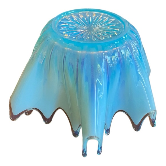 Vintage Fostoria Blue Opalescent Glass Heirloom Crimped Handkerchief Bowl. MINT - Picture 9 of 13